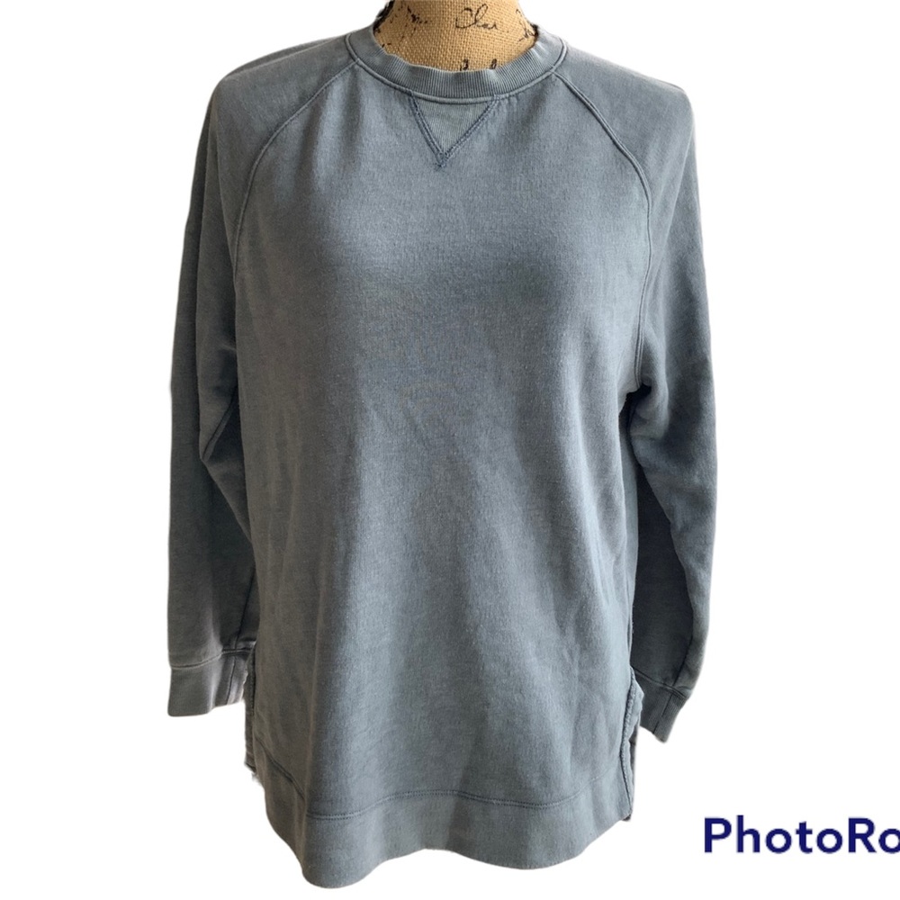 Universal Thread Size Small Soft and Comfortable Sweatshirt